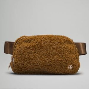 (NEW) Lululemon Everywhere Fleece Belt Bag